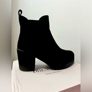 Black  dream pair heeled boot